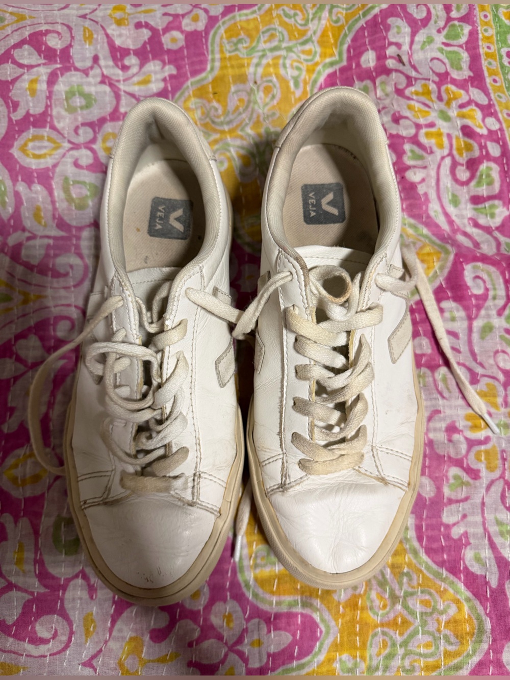 Veja Leather Low-Top Sneakers Size 9
